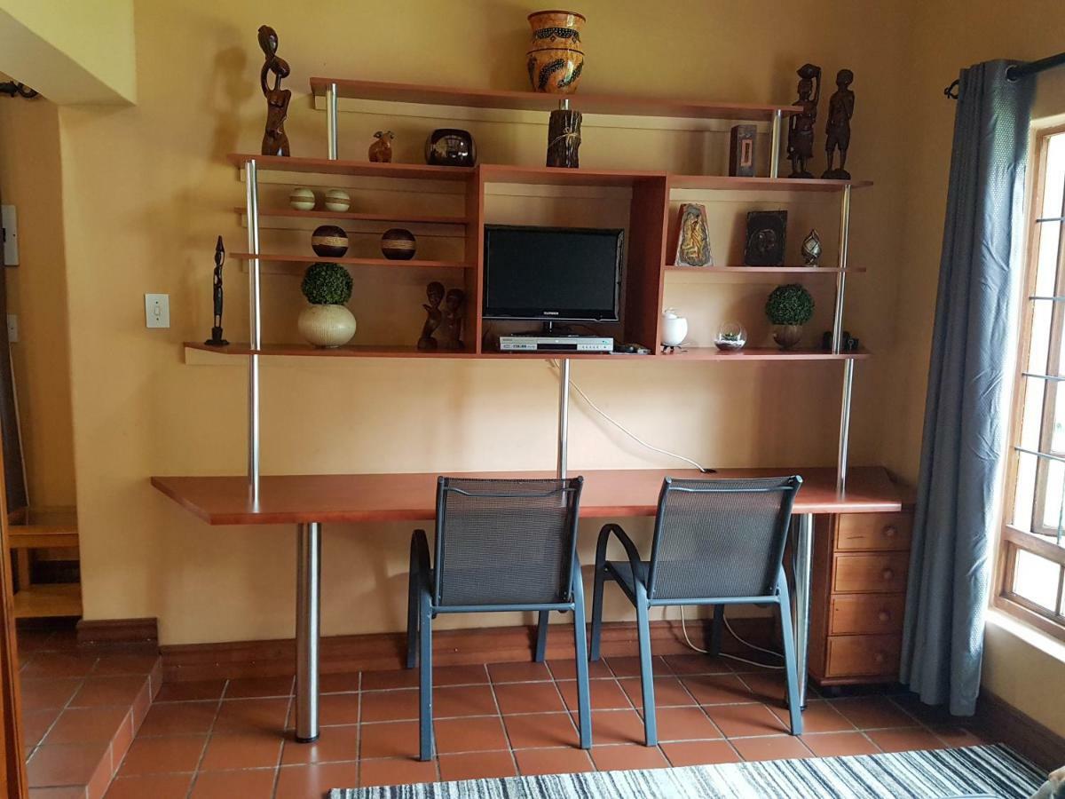 Raka Cottage Mbombela Екстер'єр фото