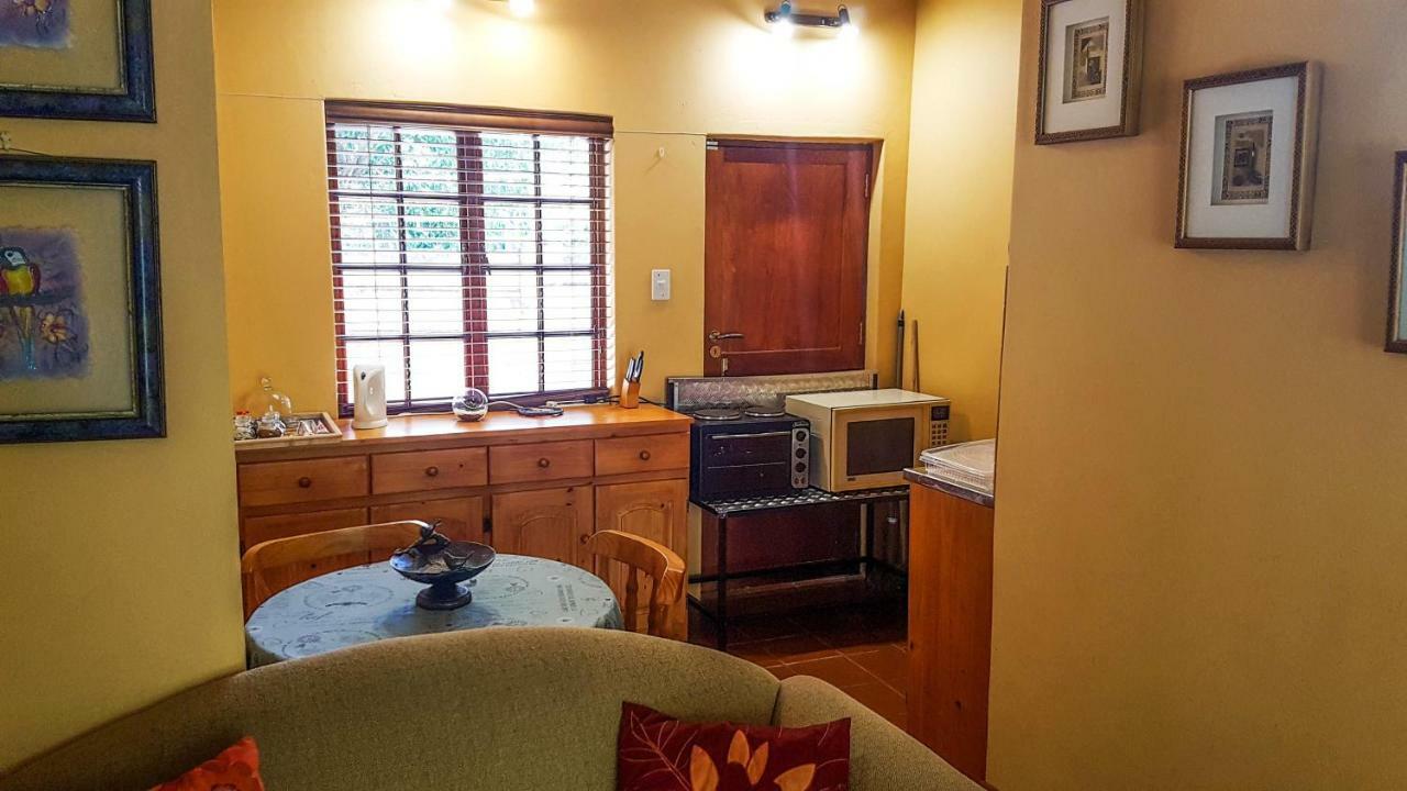 Raka Cottage Mbombela Екстер'єр фото
